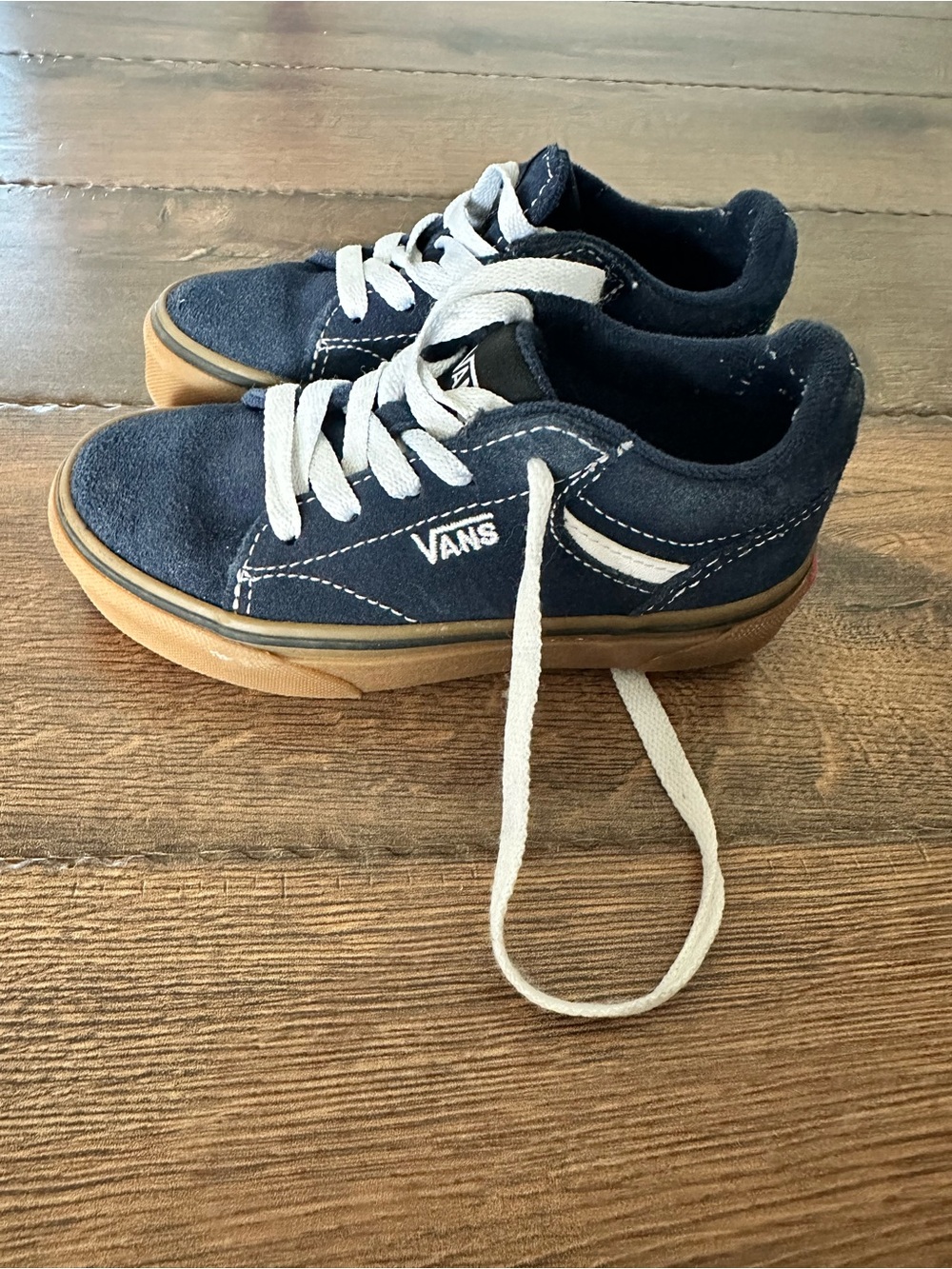 Vans Kids Navy Suede Low-Top Sneakers with Gum Sole
